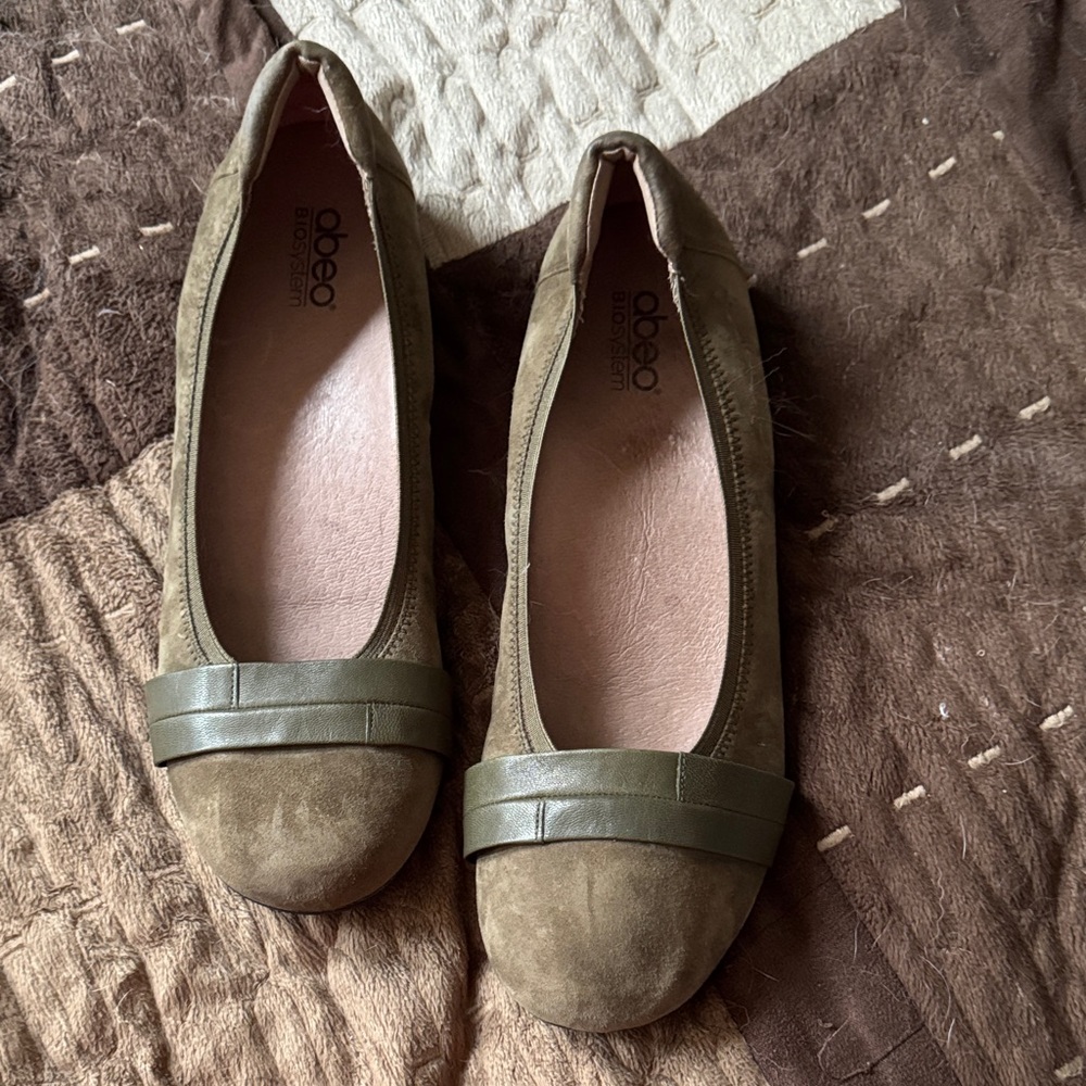 ABEO bio system orthotic Olive Green Women's Shoes suede size 11